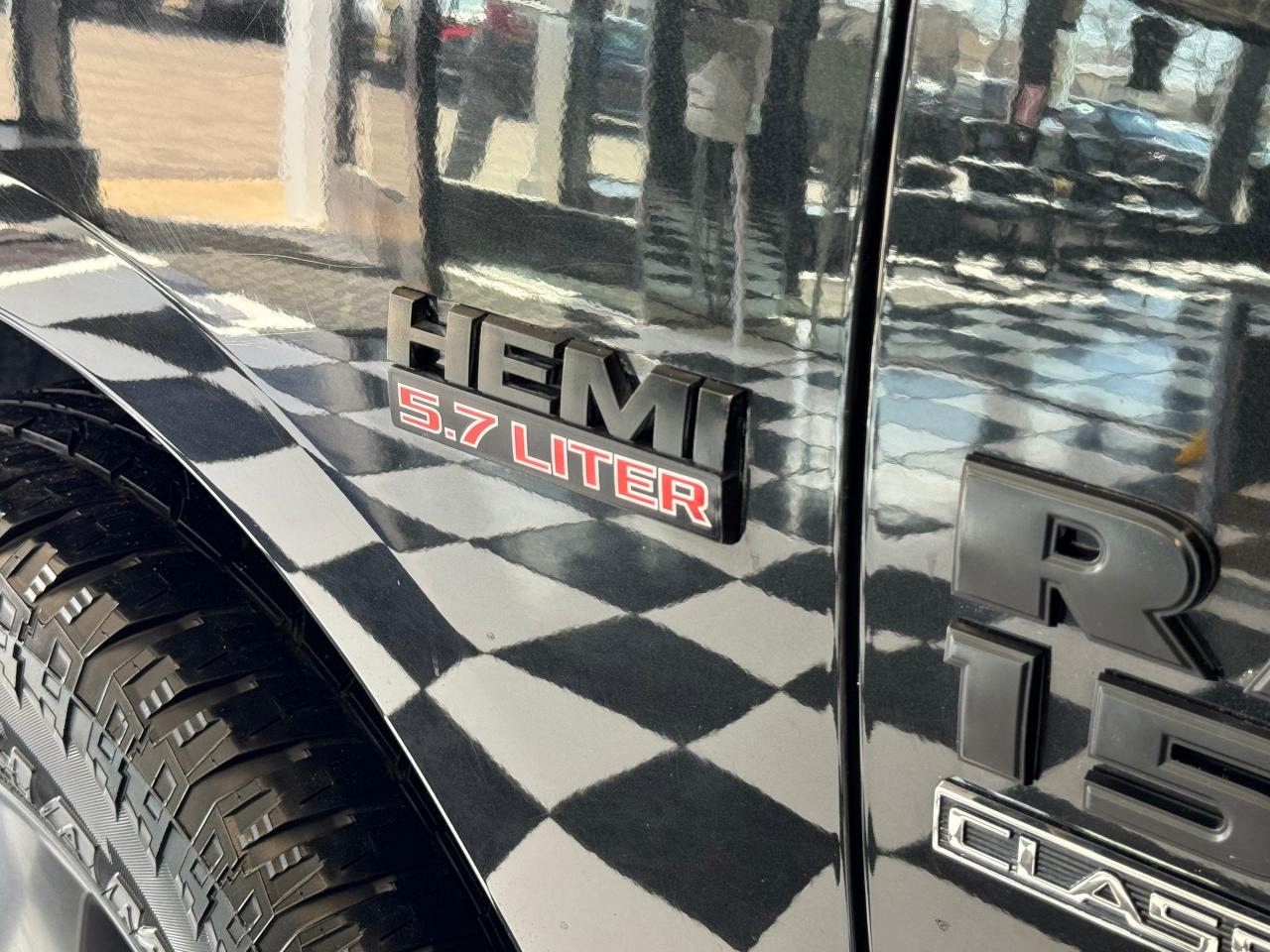 2019 RAM 1500 Classic Express 4x4 5.7L V8 HEMI Quad Cab 6'4" Box+Camera Photo110