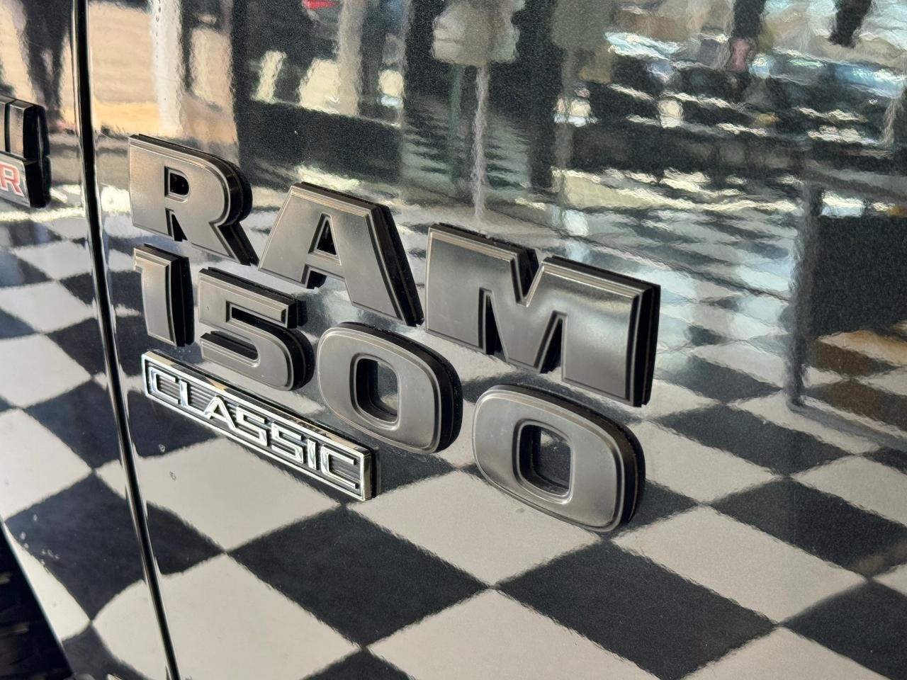 2019 RAM 1500 Classic Express 4x4 5.7L V8 HEMI Quad Cab 6'4" Box+Camera Photo111