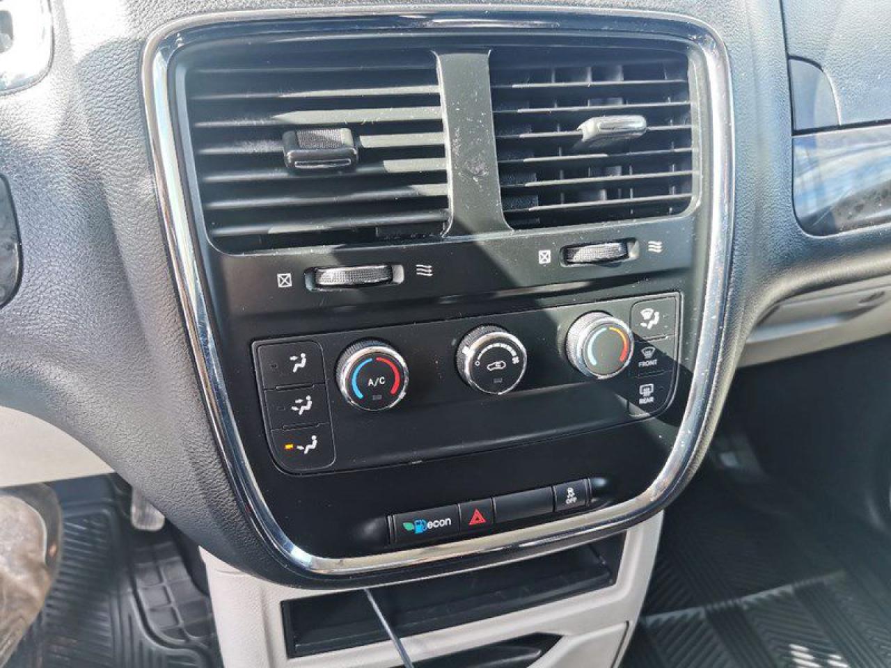 2019 Dodge Grand Caravan SE - Photo #16