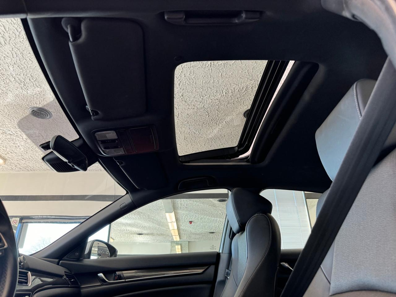 2018 Honda Accord Sport+Roof+ApplePlay+Adaptive Cruise+CLEAN CARFAX - Photo #13