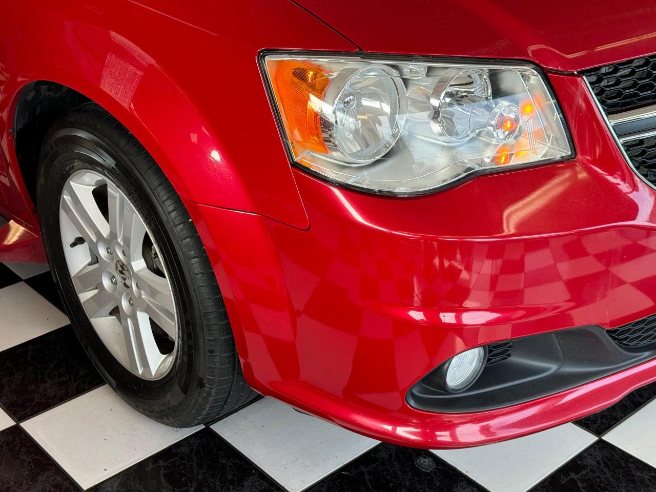 2015 Dodge Grand Caravan Crew PLUS+PWR Doors+GPS+Camera+Roof+CLEAN CARFAX Photo109