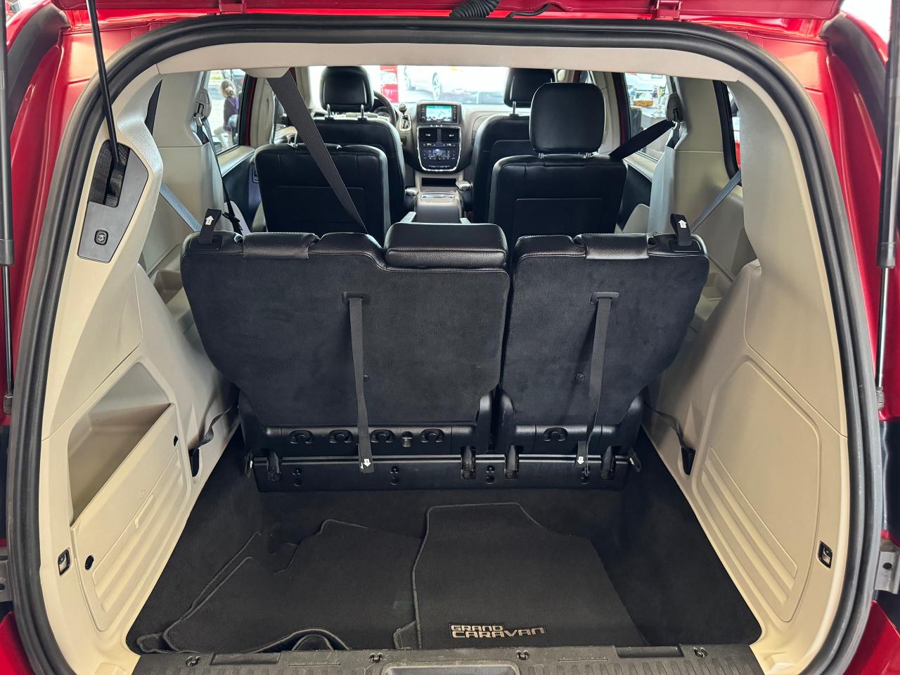 2015 Dodge Grand Caravan Crew PLUS+PWR Doors+GPS+Camera+Roof+CLEAN CARFAX - Photo #31