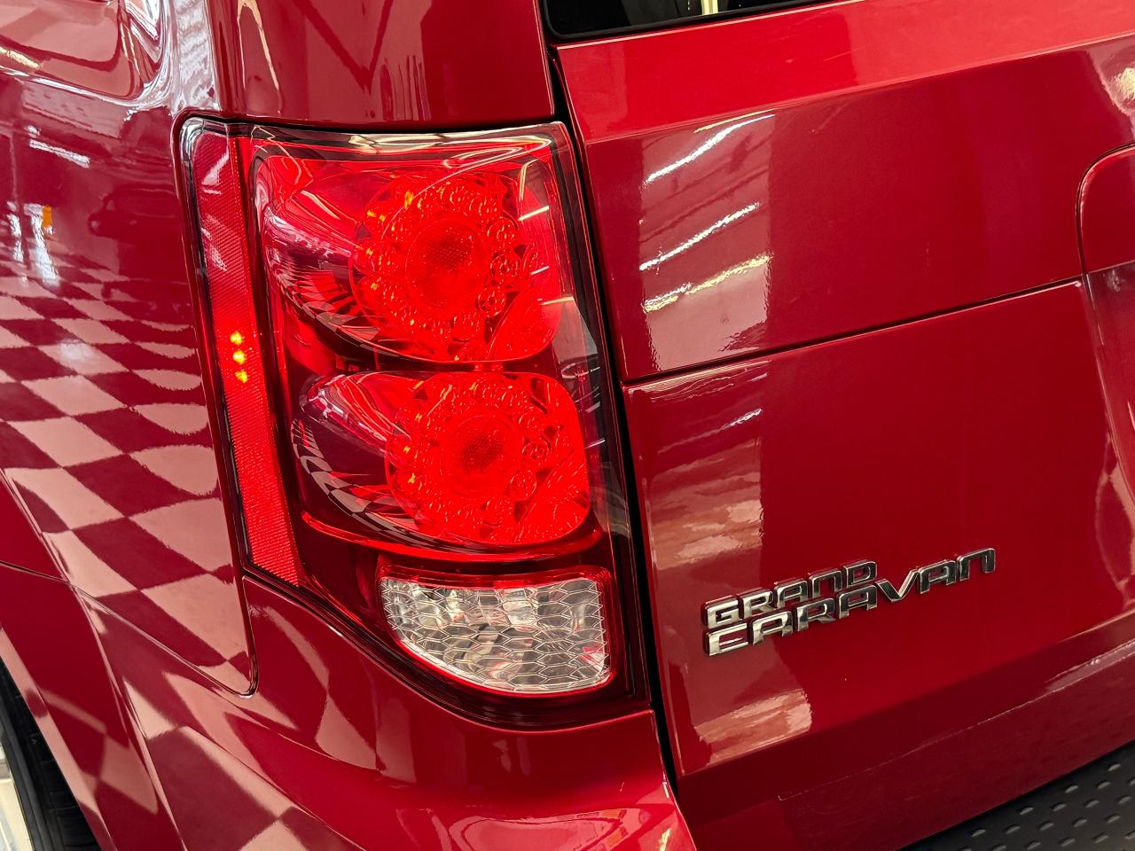 2015 Dodge Grand Caravan Crew PLUS+PWR Doors+GPS+Camera+Roof+CLEAN CARFAX Photo129