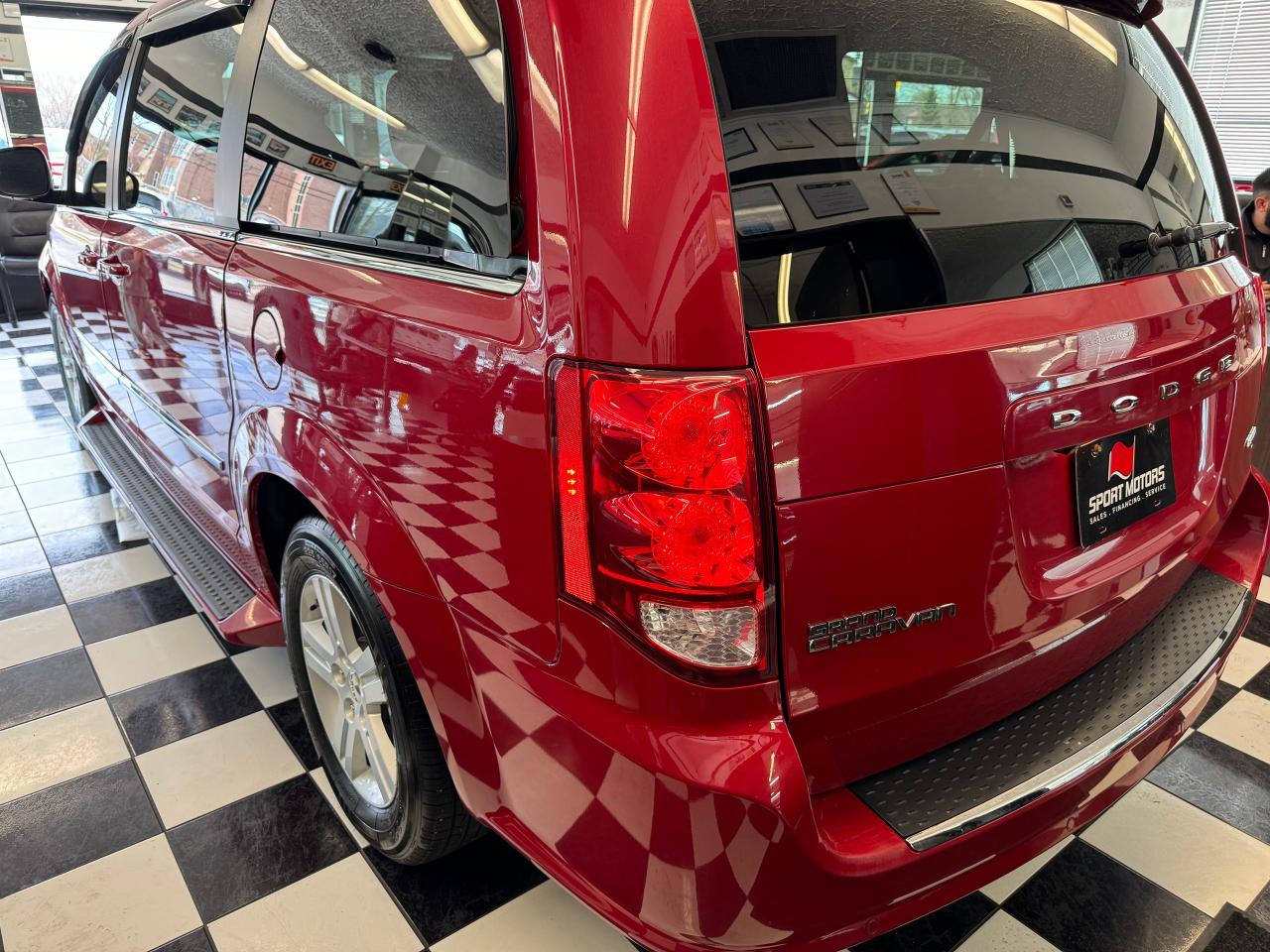 2015 Dodge Grand Caravan Crew PLUS+PWR Doors+GPS+Camera+Roof+CLEAN CARFAX - Photo #45