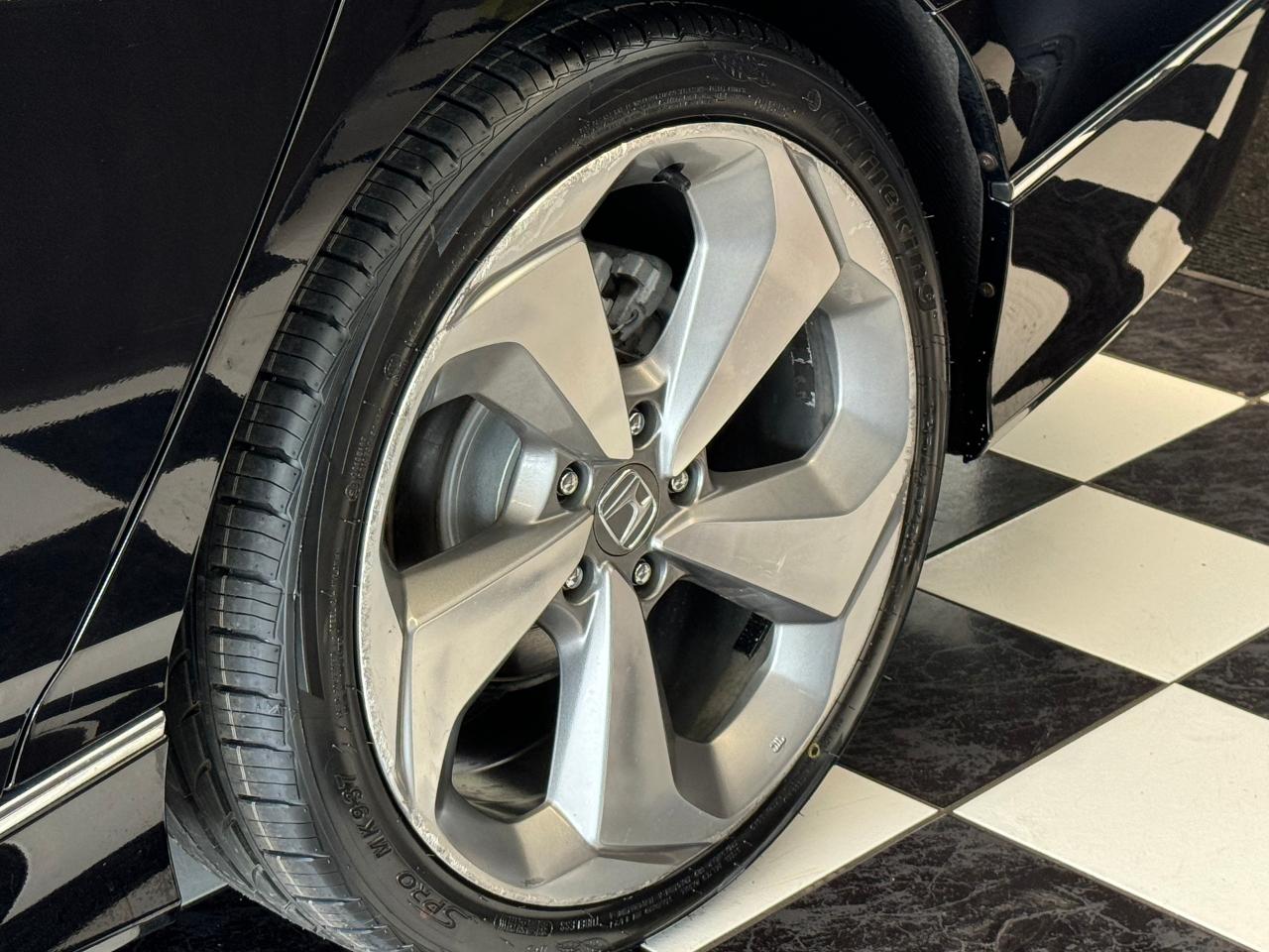 2018 Honda Accord Touring+New Tires+Cooled Leather+BSM+CLEAN CARFAX - Photo #59