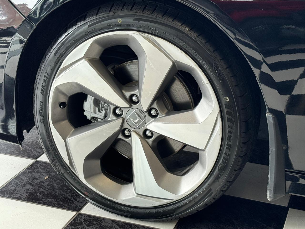 2018 Honda Accord Touring+New Tires+Cooled Leather+BSM+CLEAN CARFAX Photo58