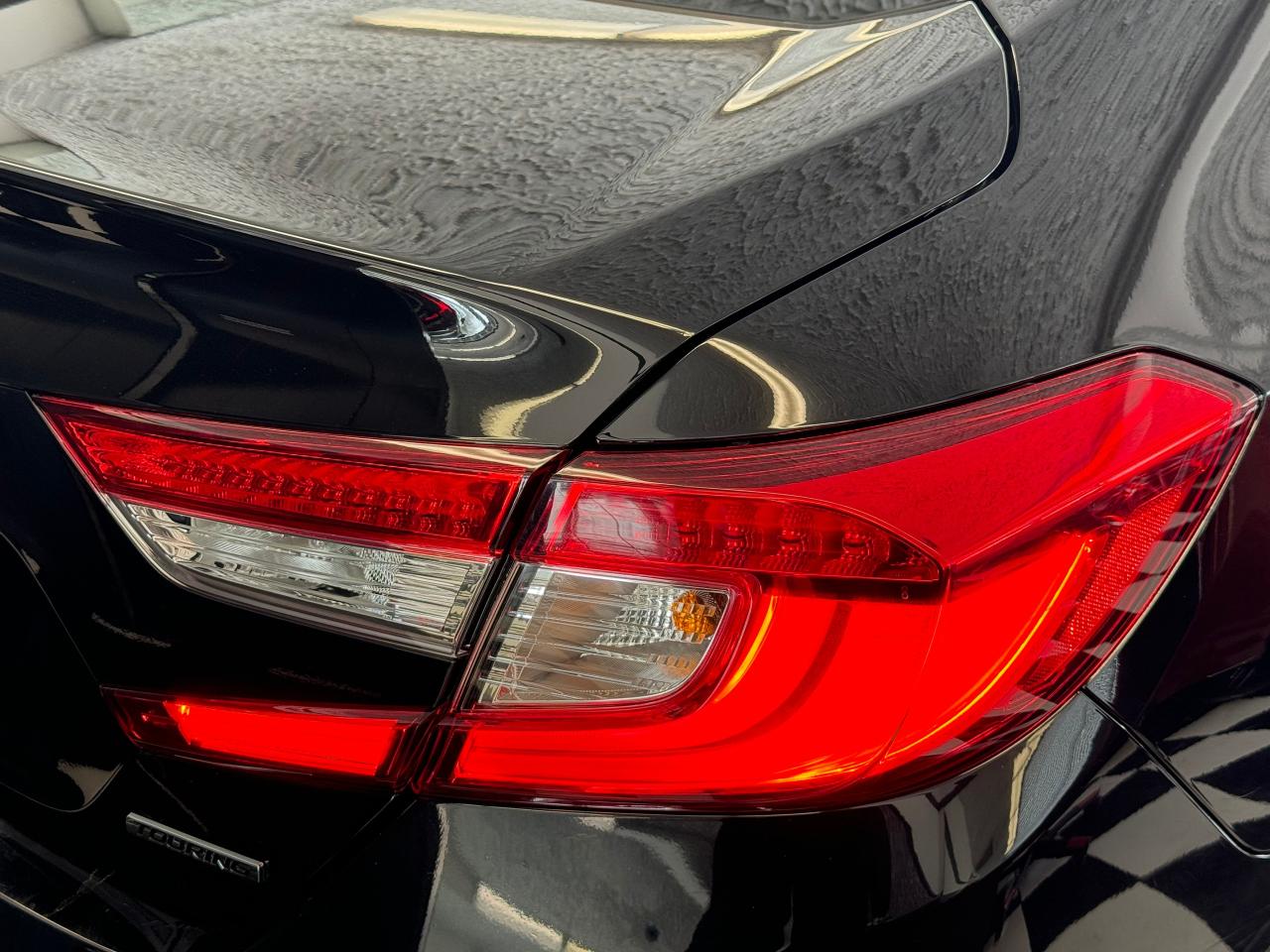 2018 Honda Accord Touring+New Tires+Cooled Leather+BSM+CLEAN CARFAX - Photo #69
