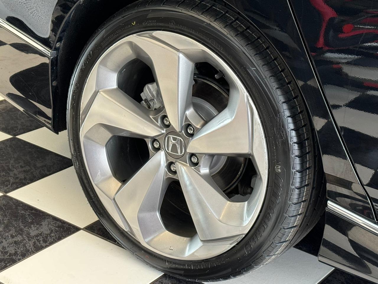2018 Honda Accord Touring+New Tires+Cooled Leather+BSM+CLEAN CARFAX Photo130