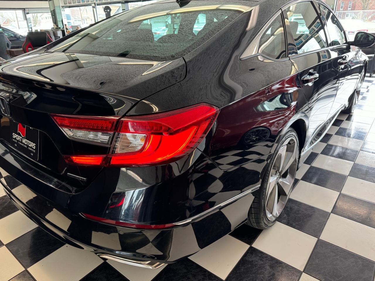 2018 Honda Accord Touring+New Tires+Cooled Leather+BSM+CLEAN CARFAX Photo112