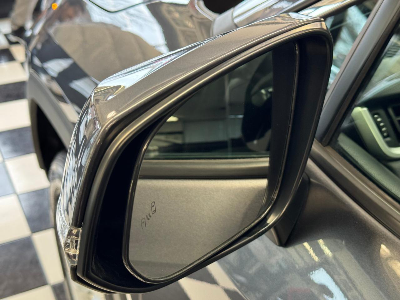 2021 Toyota RAV4 LE AWD+ApplePlay+Adaptive Cruise+CLEAN CARFAX - Photo #60