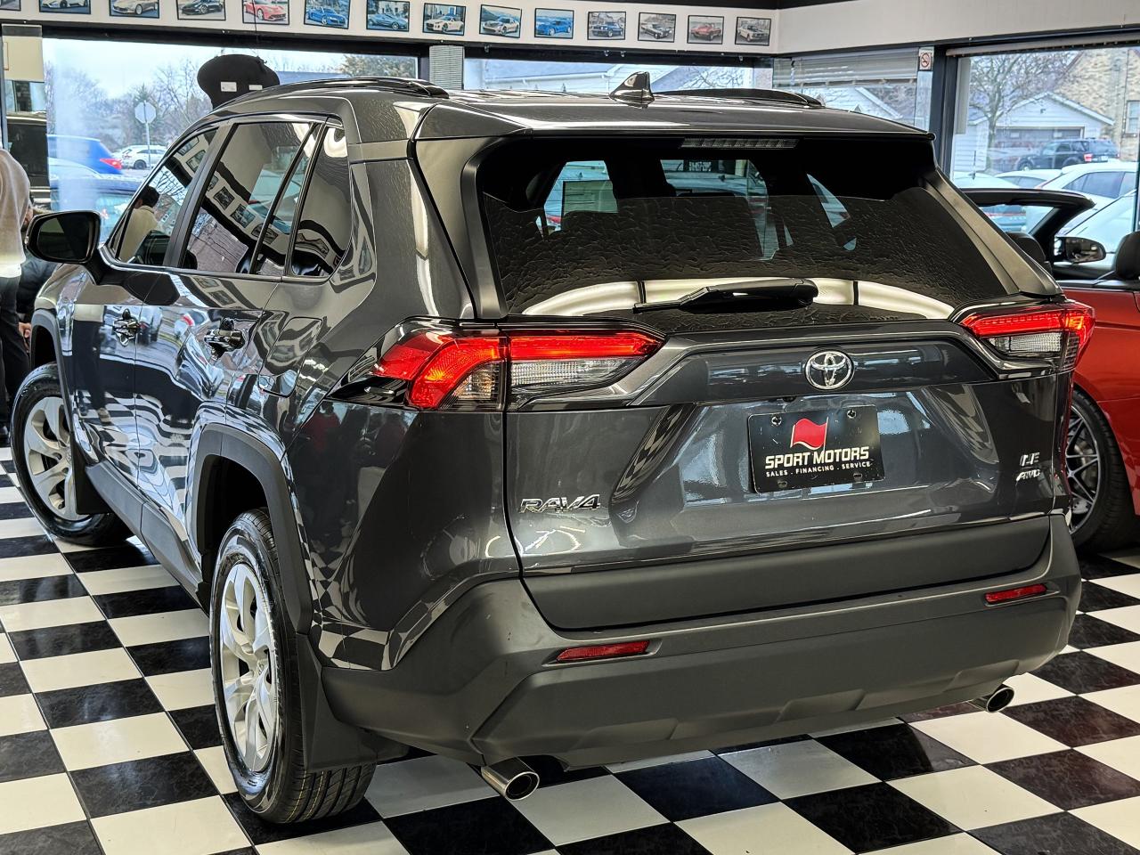 2021 Toyota RAV4 LE AWD+ApplePlay+Adaptive Cruise+CLEAN CARFAX Photo14