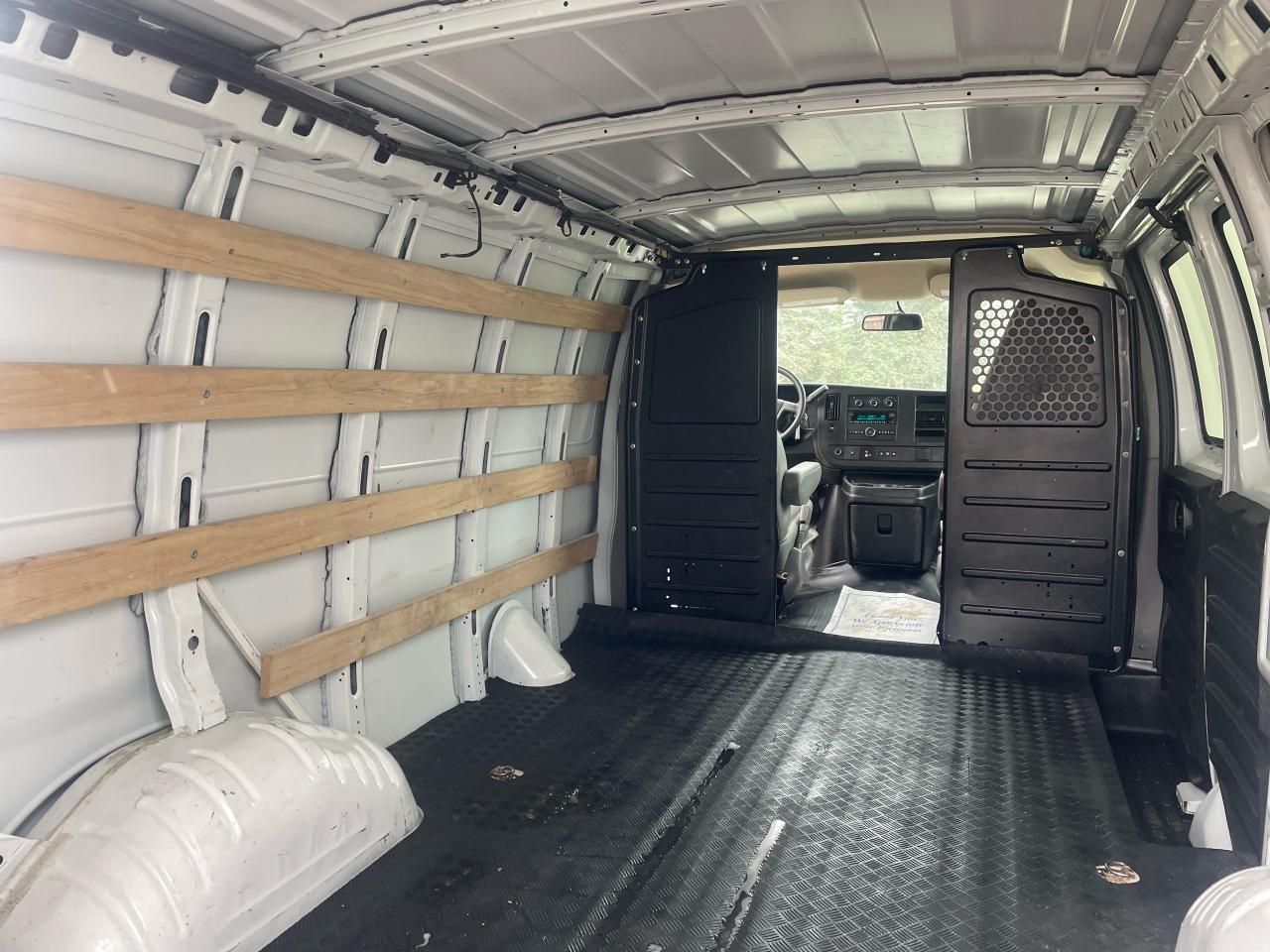 2019 GMC Savana Cargo Van Cargo Van - Photo #11