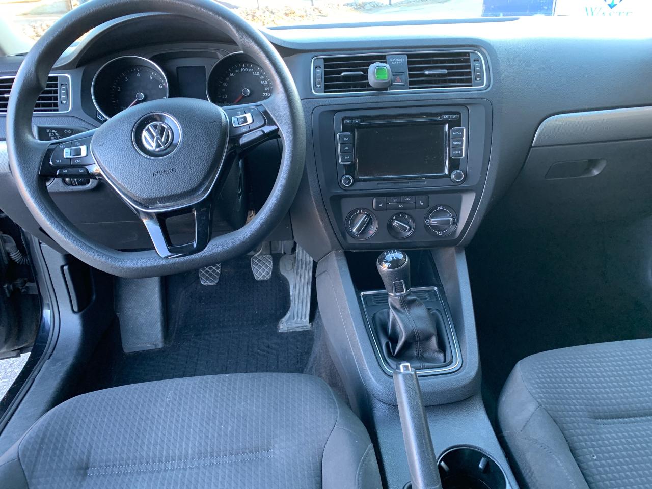 2015 Volkswagen Jetta TRENDLINE+ Photo4