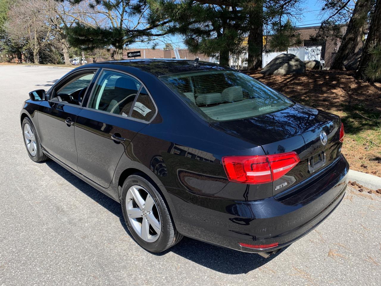 2015 Volkswagen Jetta TRENDLINE+ Photo3