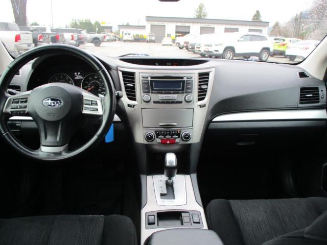 2013 Subaru Outback 2.5i pzev Photo18