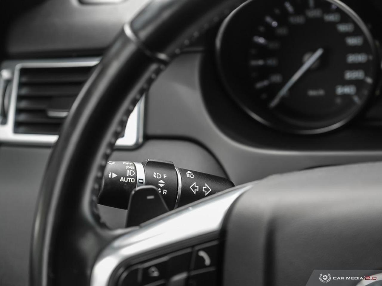 2016 Land Rover Discovery Sport AWD 4dr HSE 7 PASSENGER Photo