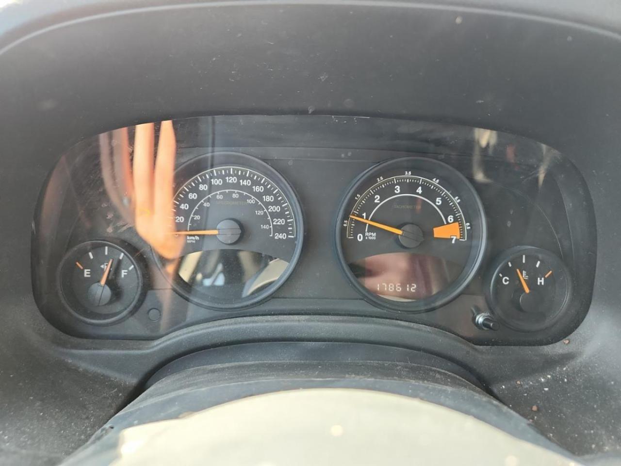 2015 Jeep Patriot FWD 4dr Sport Clean CarFax Financing Trades OK! Photo2