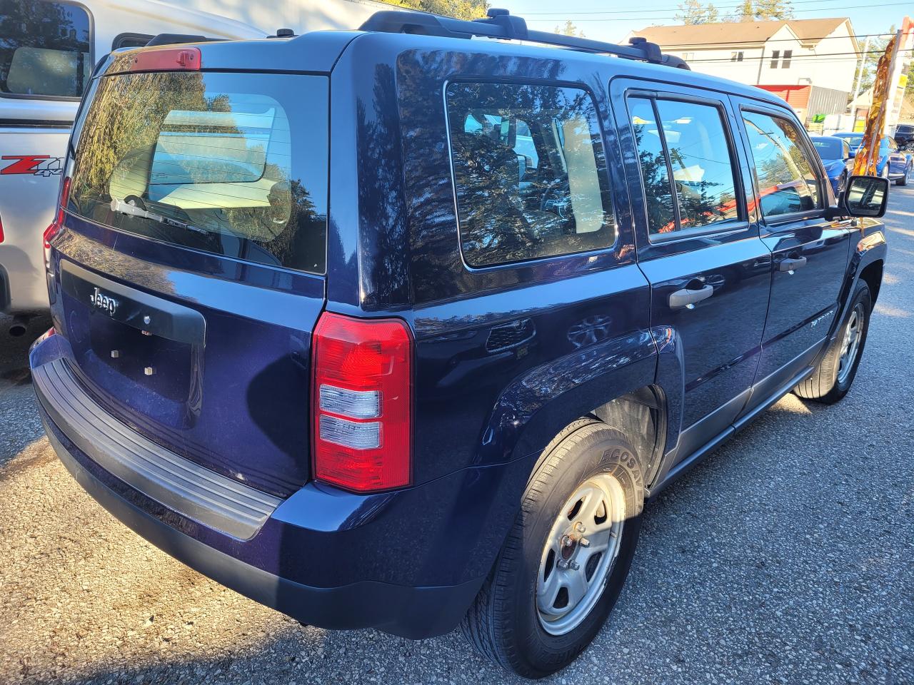 2015 Jeep Patriot FWD 4dr Sport Clean CarFax Financing Trades OK! Photo4