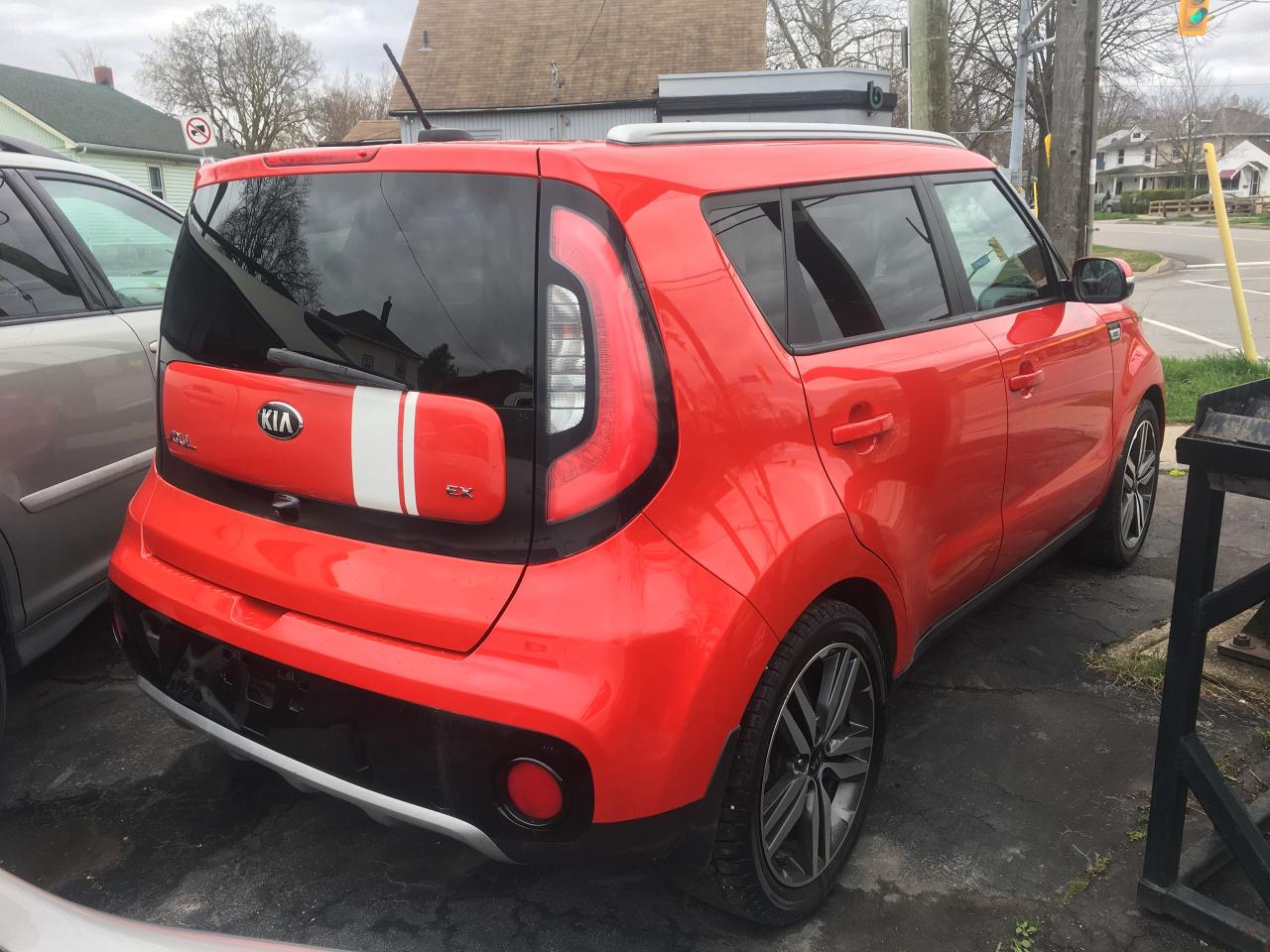 2018 Kia Soul EX Tech Package! Leather! Sunroof! - Photo #4