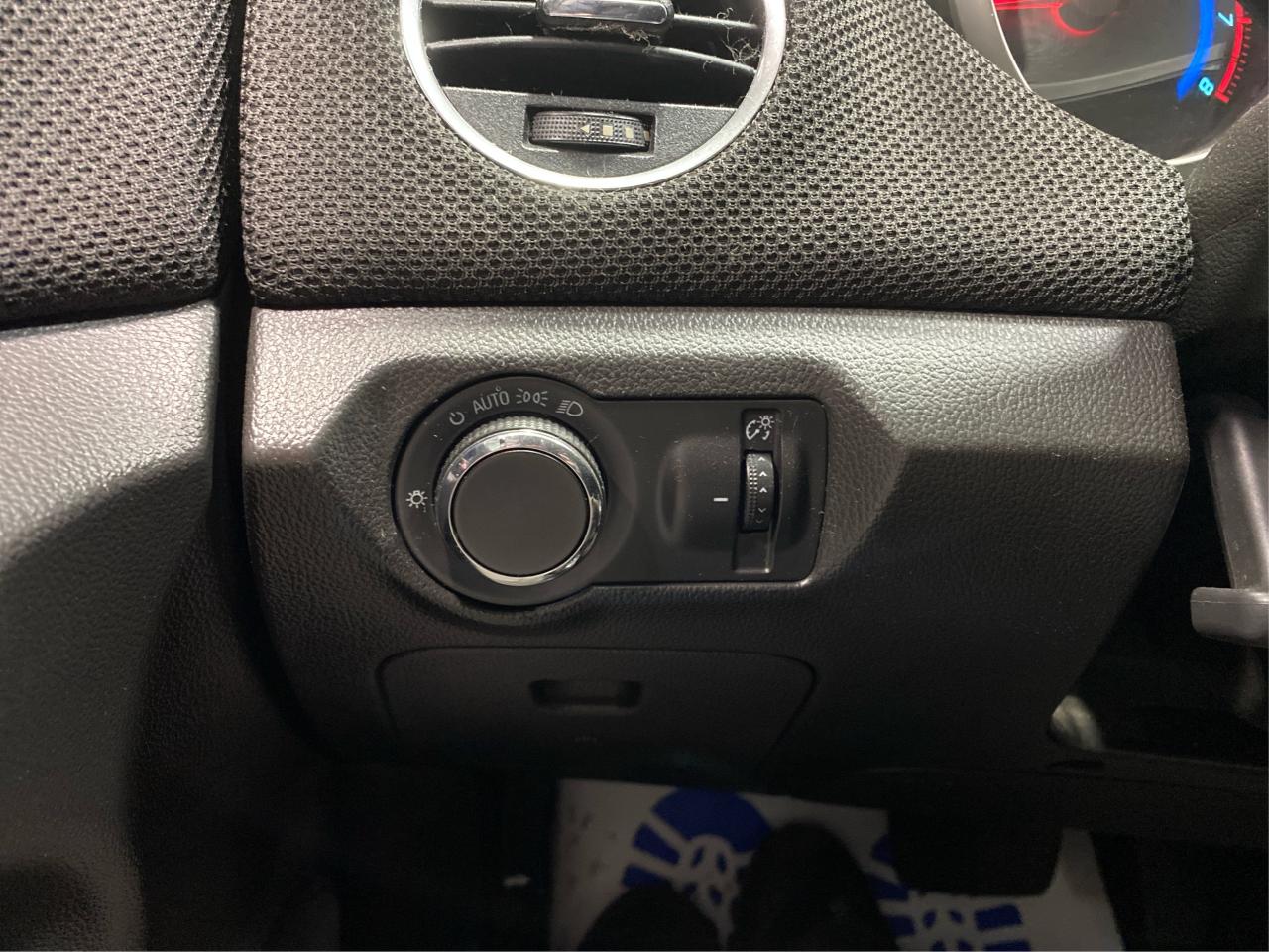 2016 Chevrolet Cruze LT Photo