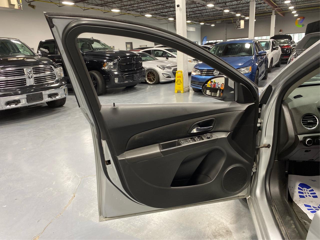 2016 Chevrolet Cruze LT Photo