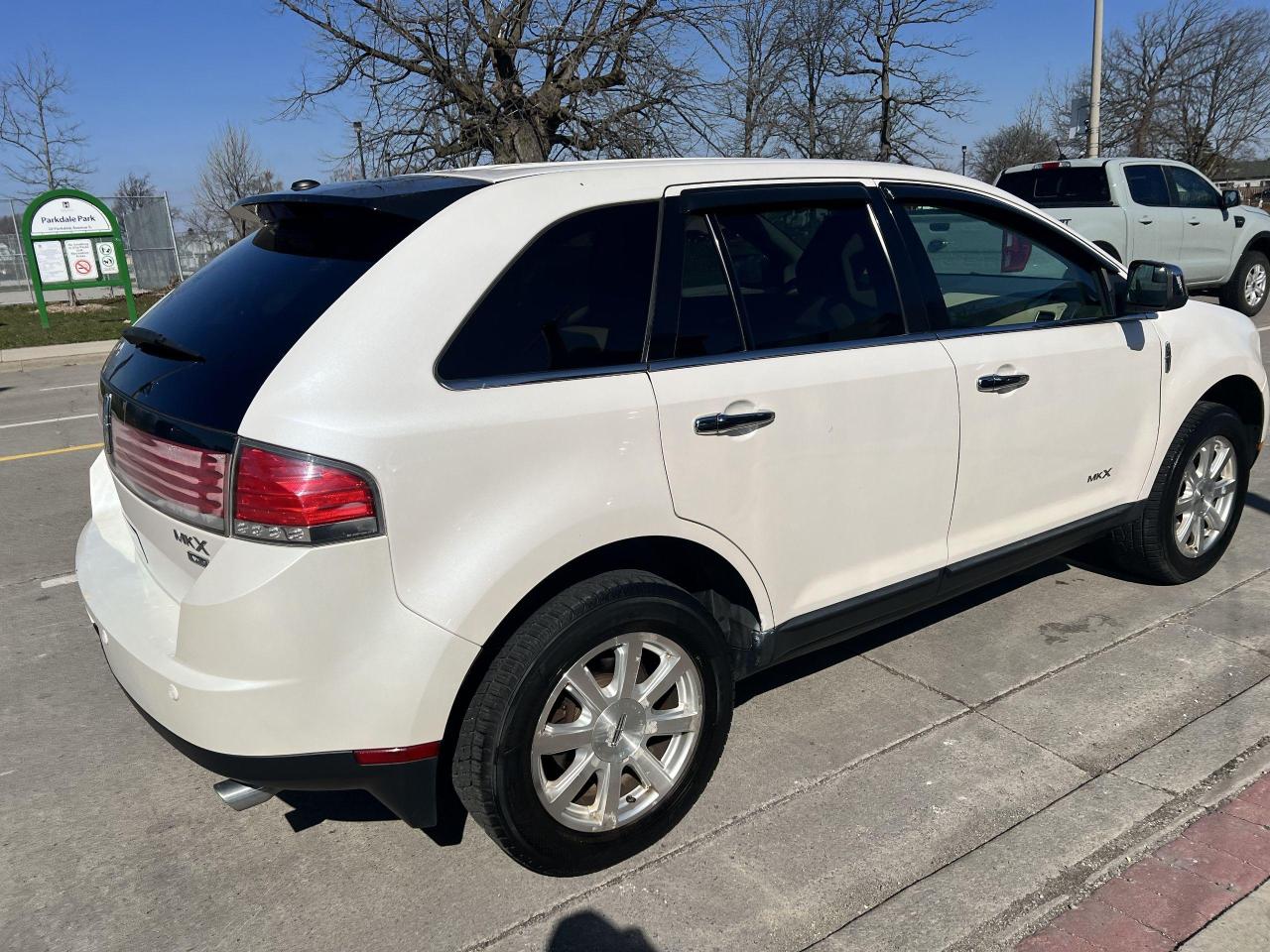 2010 Lincoln MKX AWD 4DR - Photo #10