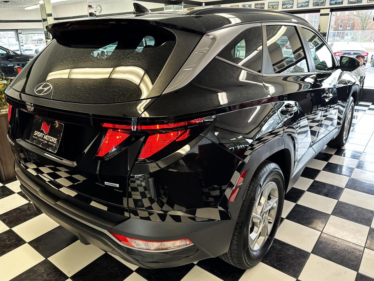 2022 Hyundai Tucson Preferred AWD+BSM+Lane Keep+New Tires+CLEAN CARFAX - Photo #4