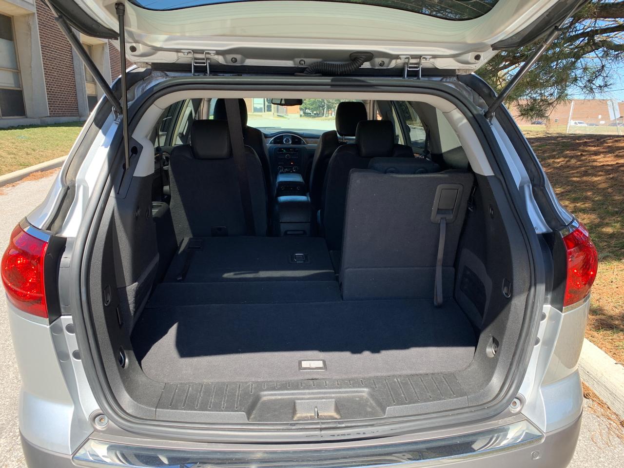 2010 Buick Enclave CXL-ALL WHEEL DRIVE - Photo #6