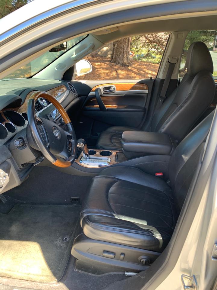 2010 Buick Enclave CXL-ALL WHEEL DRIVE Photo4