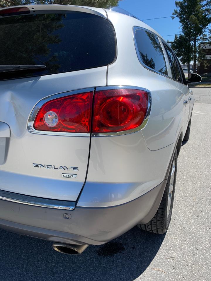 2010 Buick Enclave CXL-ALL WHEEL DRIVE - Photo #12