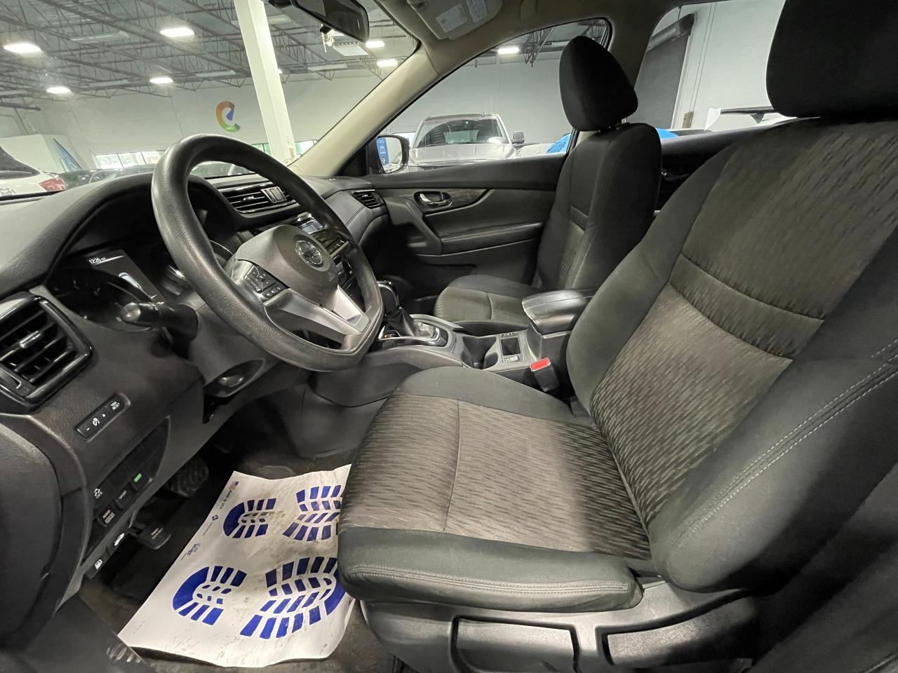 2017 Nissan Rogue SV - Photo #12
