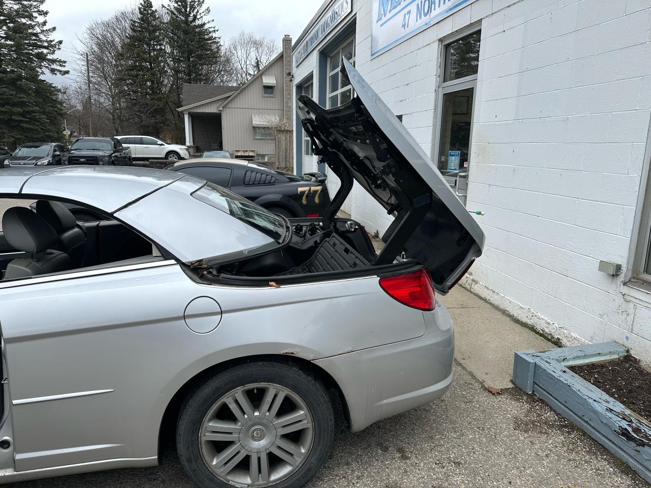 2008 Chrysler Sebring Limited  Photo2