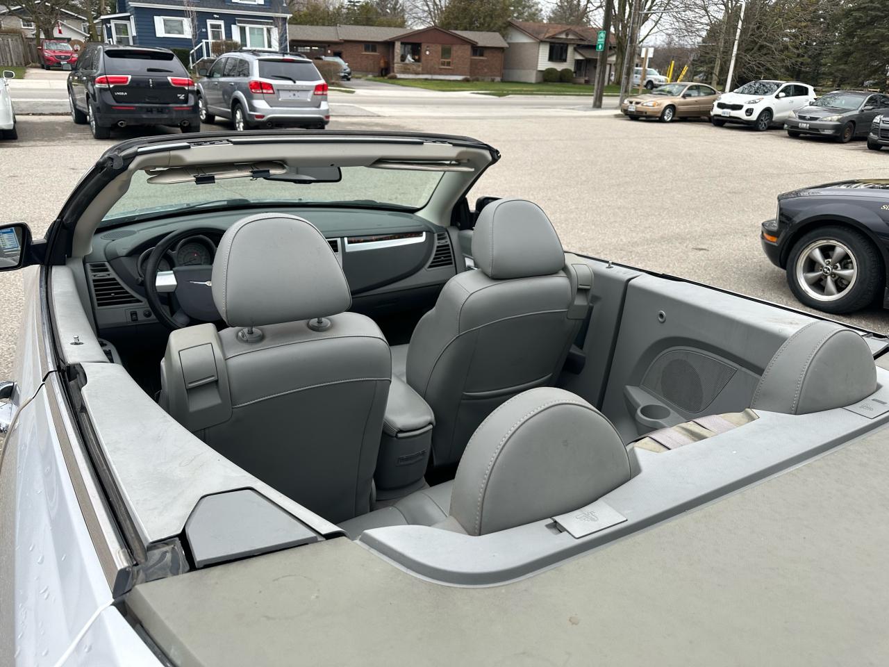 2008 Chrysler Sebring Limited  - Photo #2