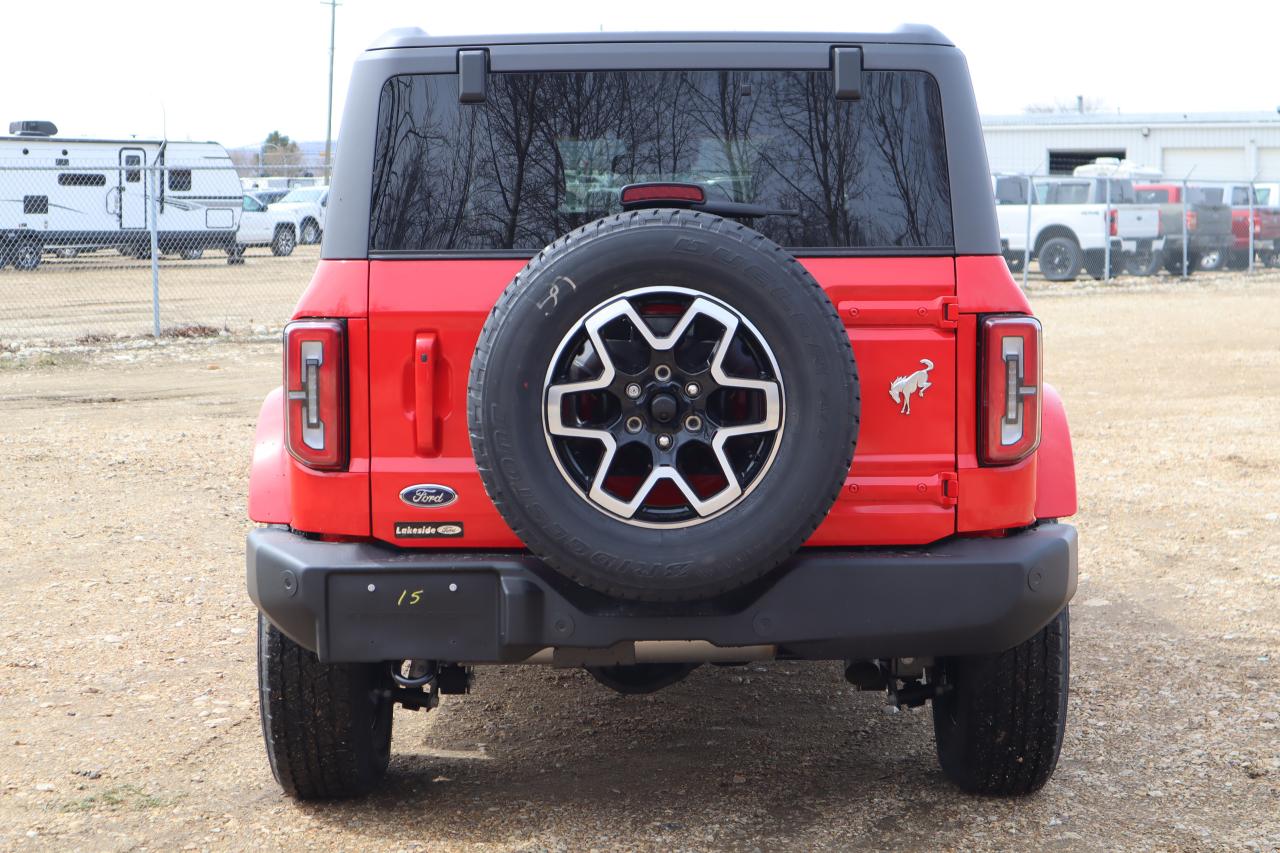 2024 Ford Bronco Outer Banks Photo3