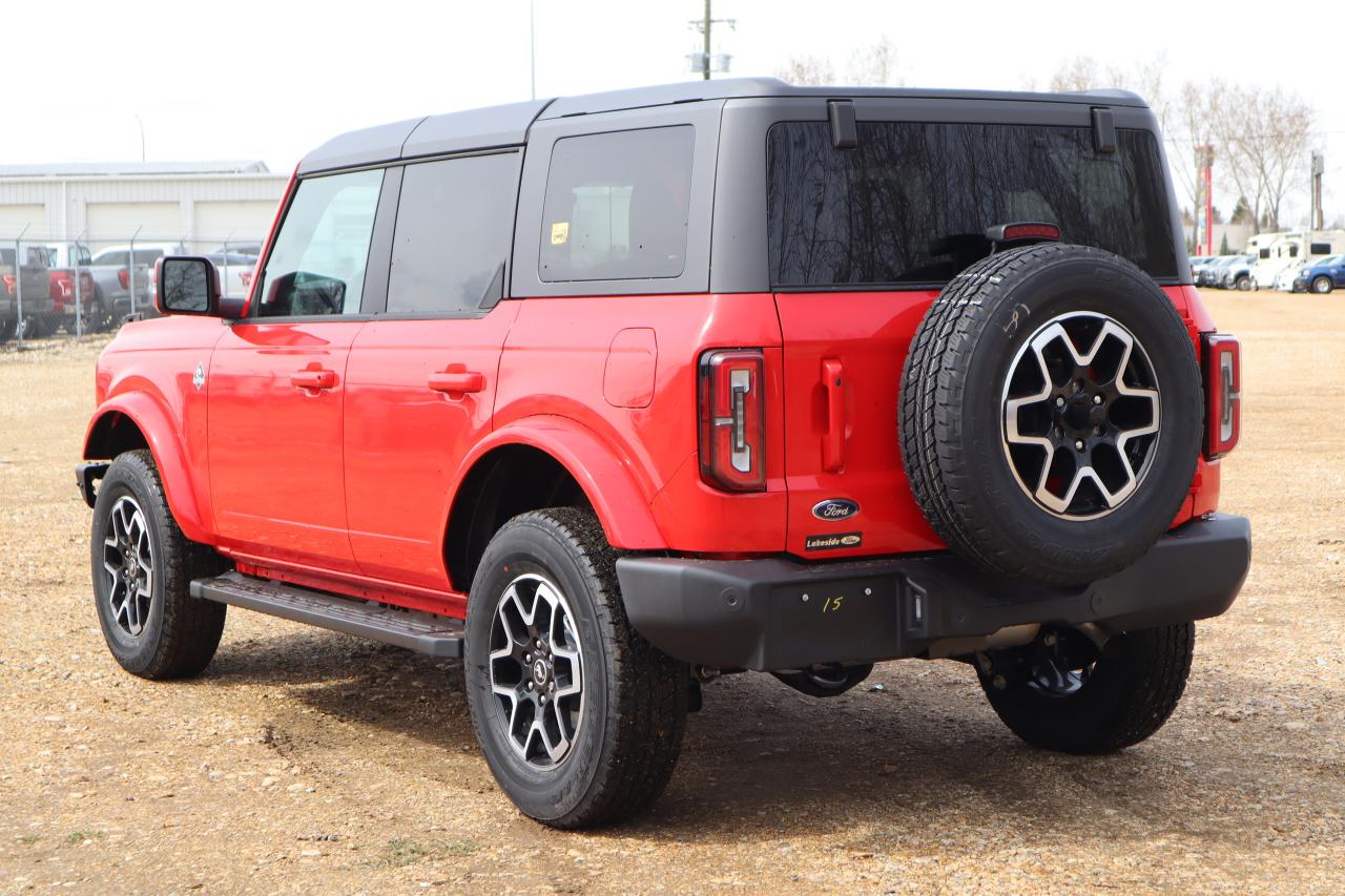 2024 Ford Bronco Outer Banks Photo