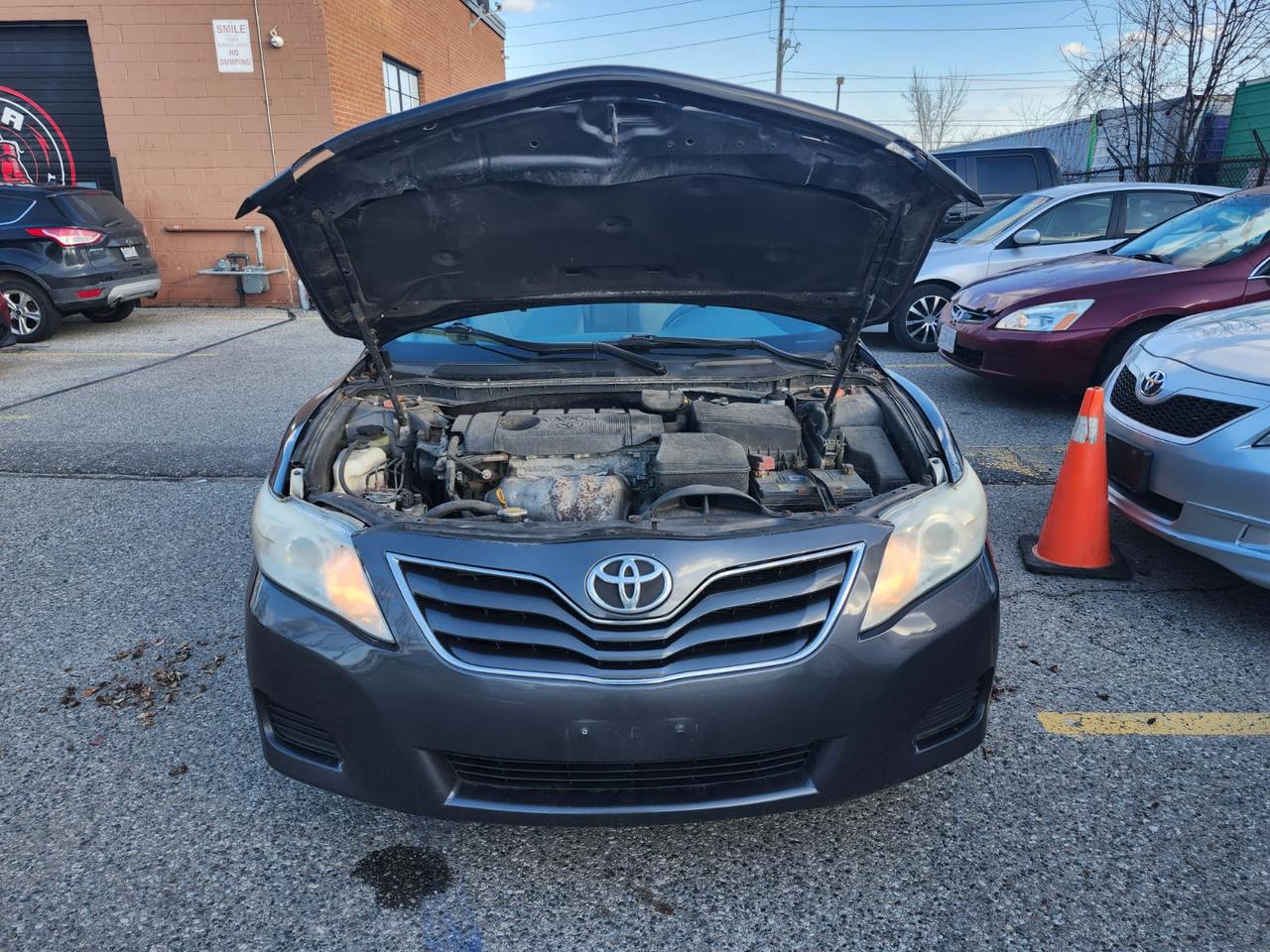 2011 Toyota Camry 4dr Sdn I4 Auto LE Photo