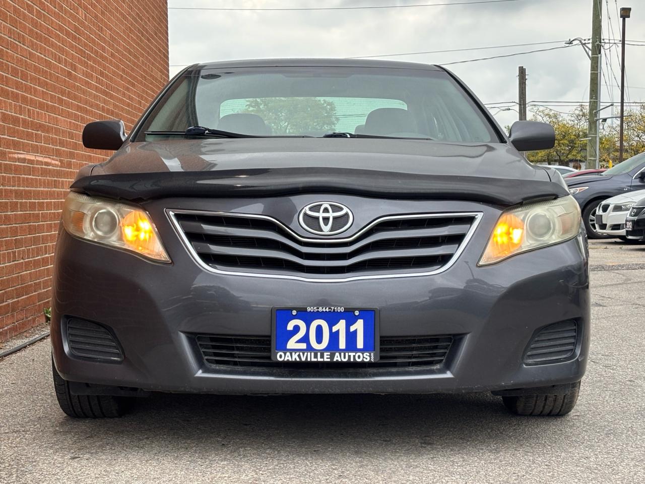 2011 Toyota Camry 4dr Sdn I4 Auto LE Photo2