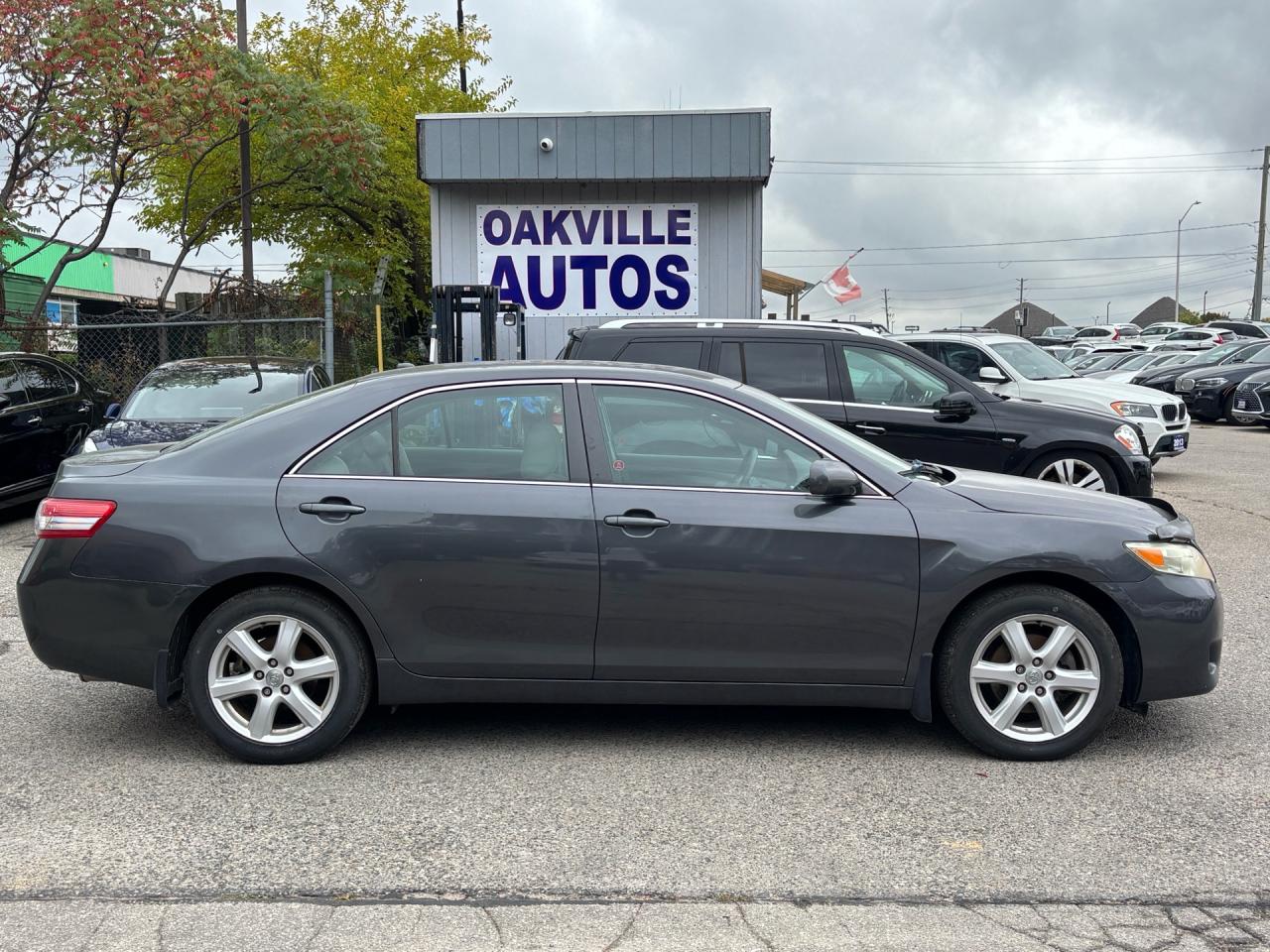 2011 Toyota Camry 4dr Sdn I4 Auto LE Photo