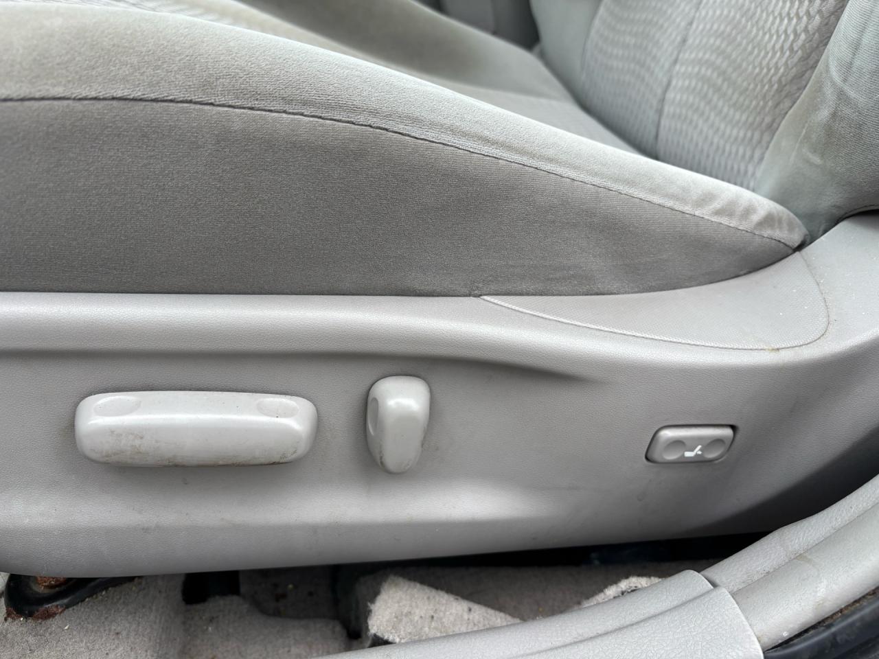 2011 Toyota Camry 4dr Sdn I4 Auto LE Photo