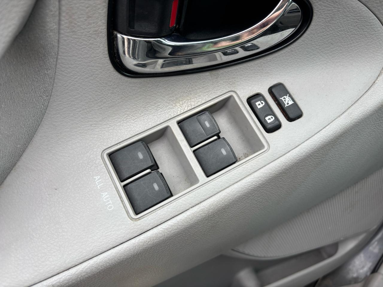 2011 Toyota Camry 4dr Sdn I4 Auto LE Photo