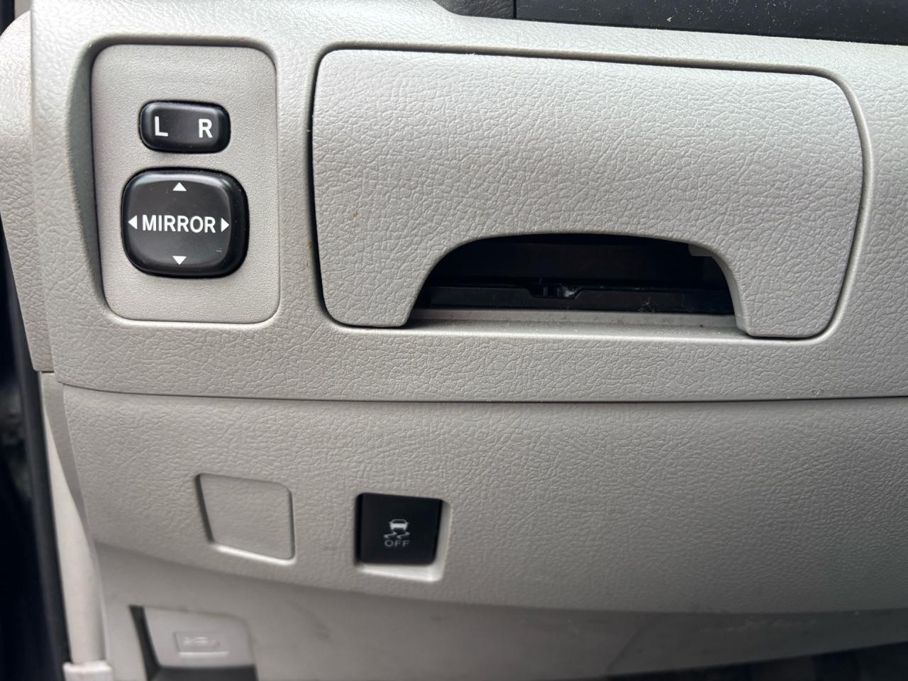 2011 Toyota Camry 4dr Sdn I4 Auto LE Photo