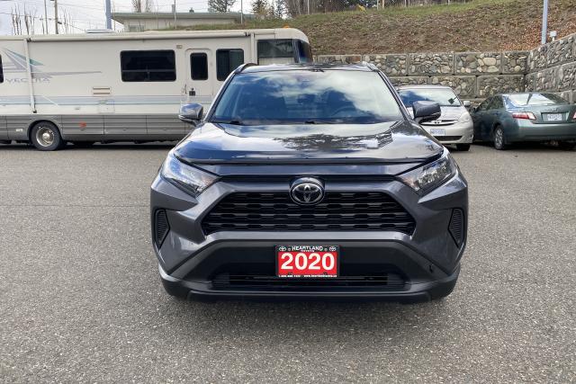 2020 Toyota RAV4 LE Photo1