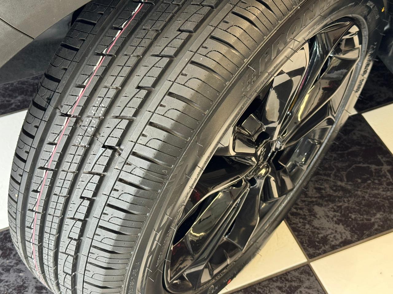 2021 Hyundai Tucson Essential+Camera+New Tires & Alloys+CLEAN CARFAX - Photo #12