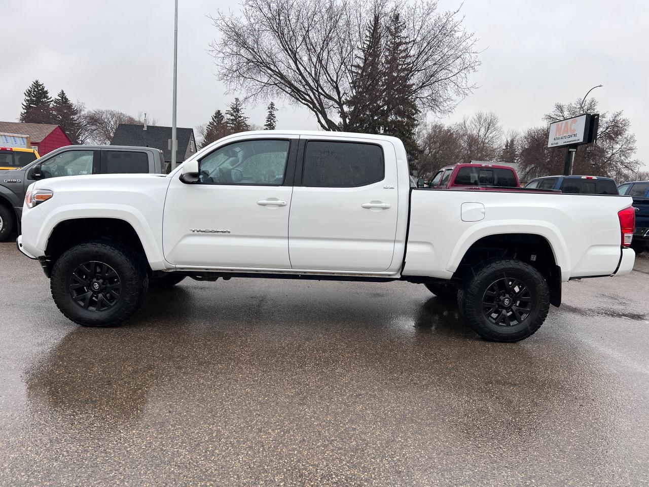 2017 Toyota Tacoma SR5 - Photo #8