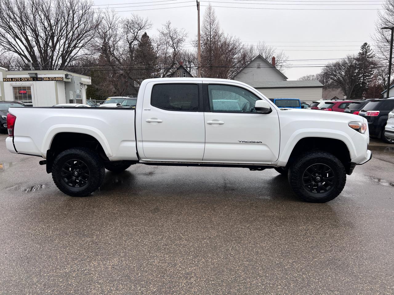 2017 Toyota Tacoma SR5 - Photo #4
