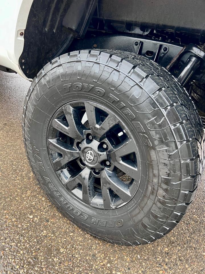 2017 Toyota Tacoma SR5 - Photo #9