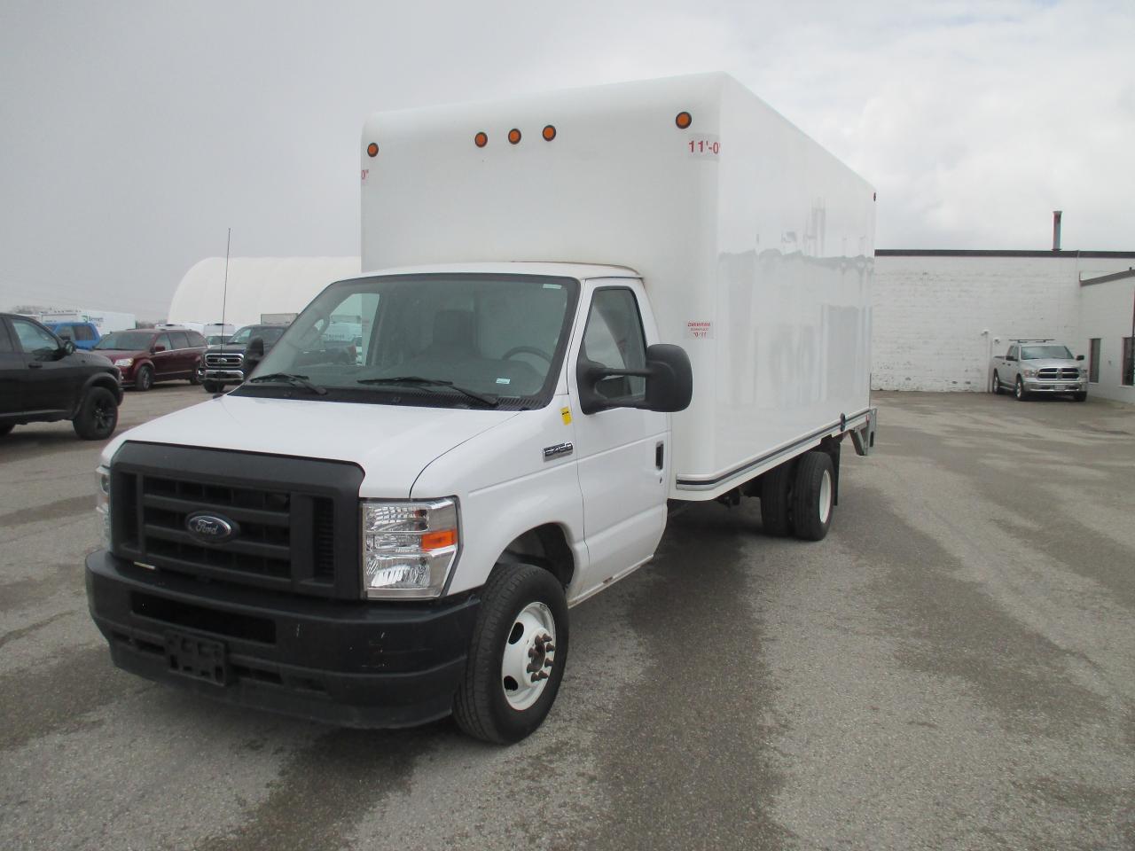 2022 Ford E450 E-450 DRW 176" WB POWER TAILGATE LOADER - Photo #2