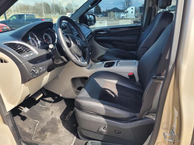 2015 Dodge Grand Caravan SXT Stow & Go Photo9