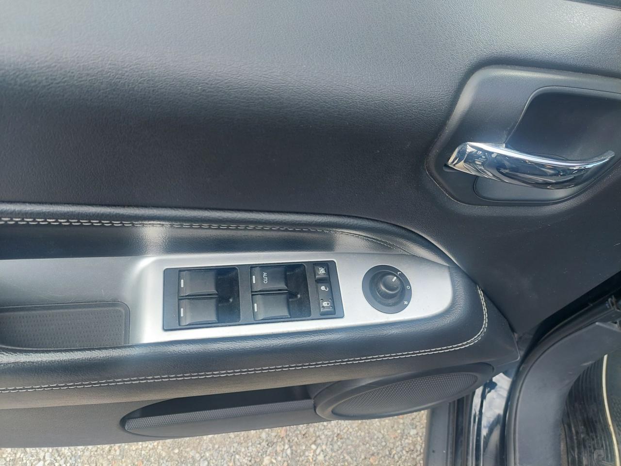 2015 Jeep Compass 4WD 4DR NORTH - Photo #13