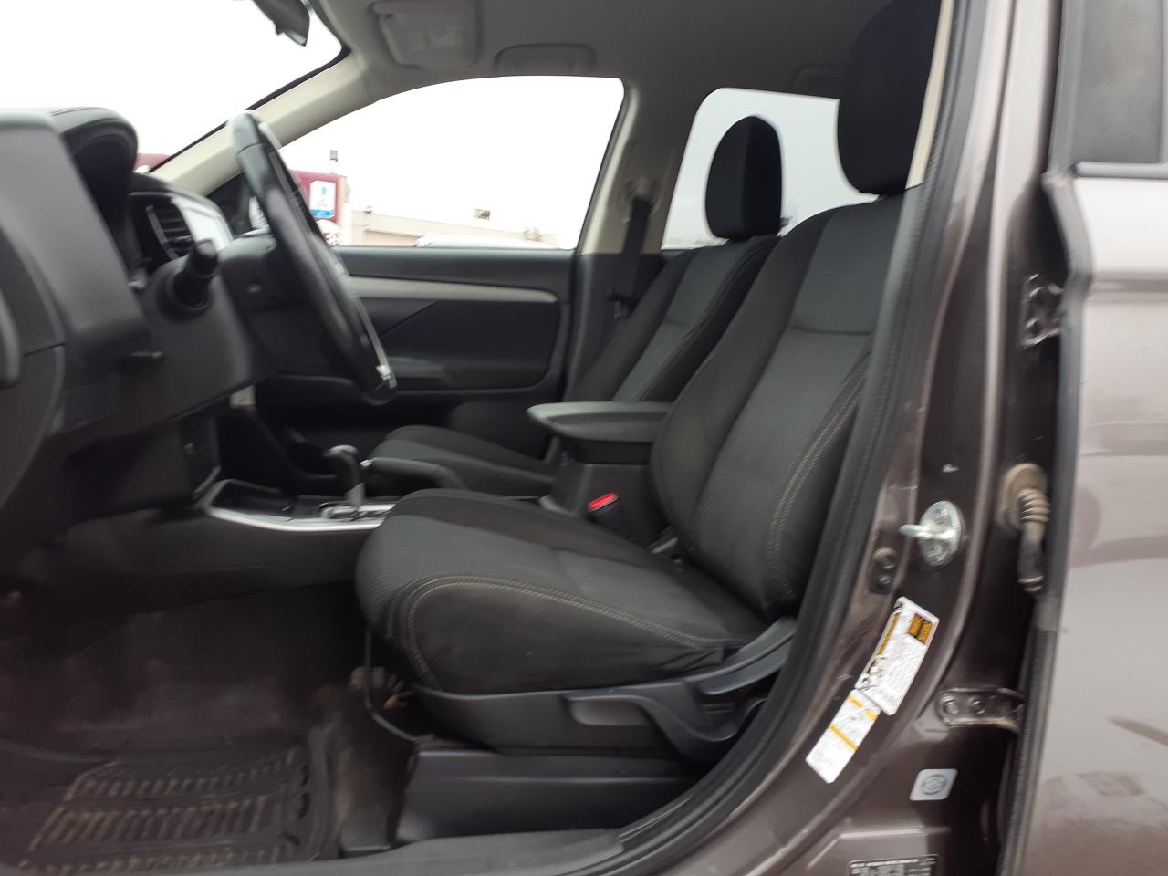 2018 Mitsubishi Outlander ES AWD Htd Seats, BU Cam - Photo #15